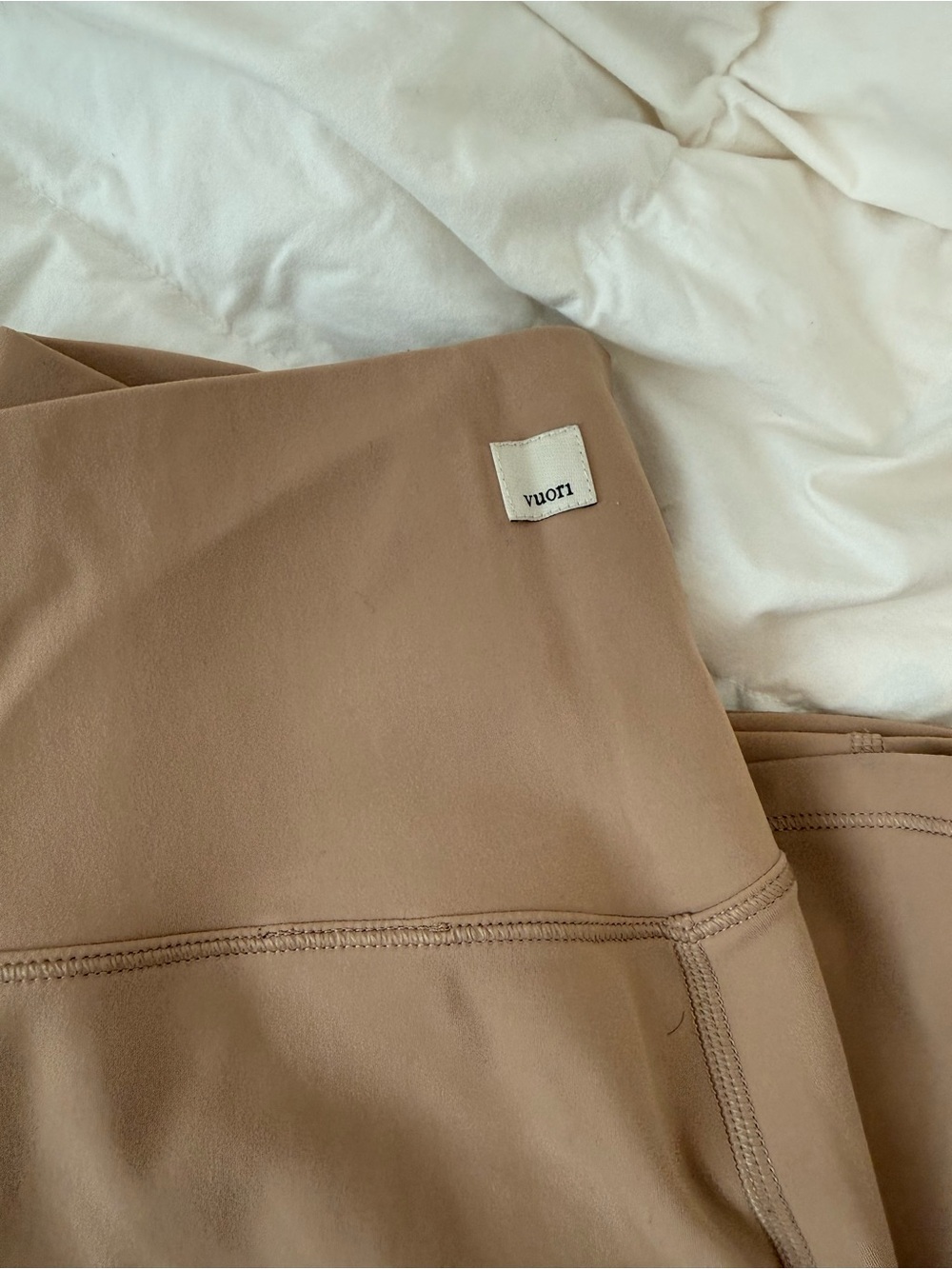 Vuori Tan Leggings - studio flare